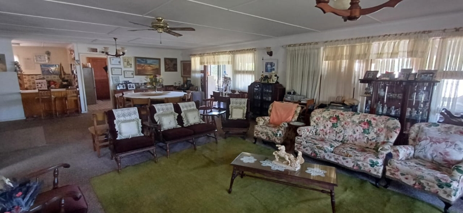 5 Bedroom Property for Sale in The Island Western Cape